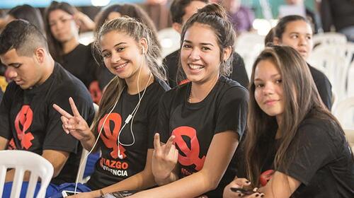 In Paraguay, urging young people to end dating violence