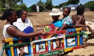 À Madagascar, des cliniques mobiles délivrent des services de…