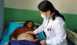 Dans une zone rurale de Chine, une formation en soins…